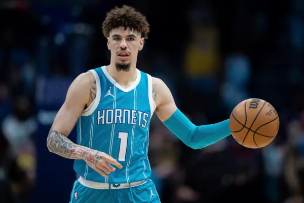 Lamelo Ball 1 Charlotte Hornets 24-25 Photo Playing