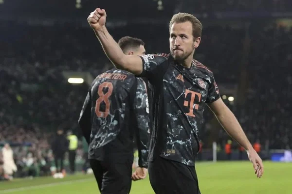 Bayern Munich Away Football Shirt 24/25 - Harry Kane playing