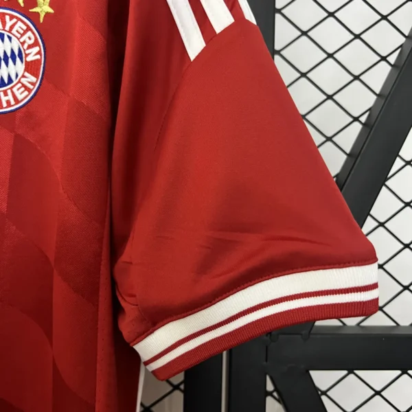 Bayern Munich Home Football Shirt 2013/2014 details 2