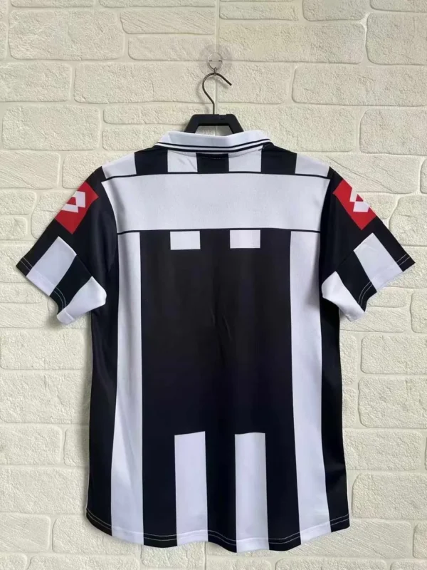 Juventus Home Football Shirt 2001/2002 back