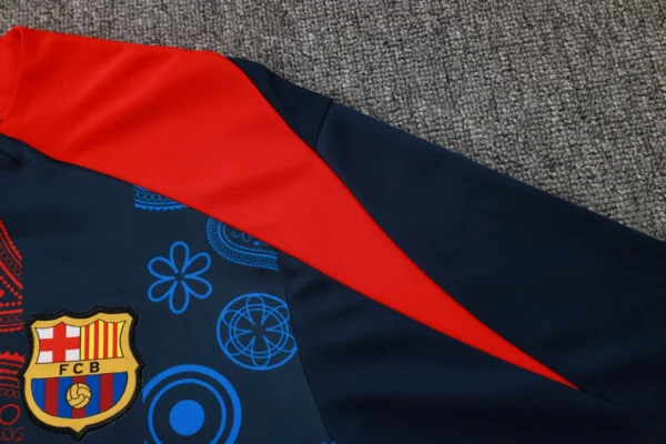FC Barcelona Tracksuit Football Shirt 2025/2026 details 2