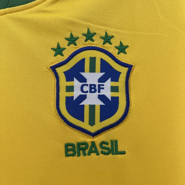 Brazil Home Football Shirt 2010:2011 Crest