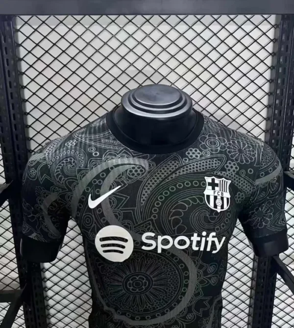 FC Barcelona Batik Fan Football Shirt 2024:2025 Crest
