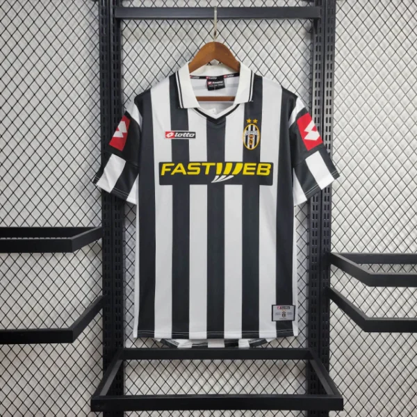 Juventus Home Football Shirt 2001/2002