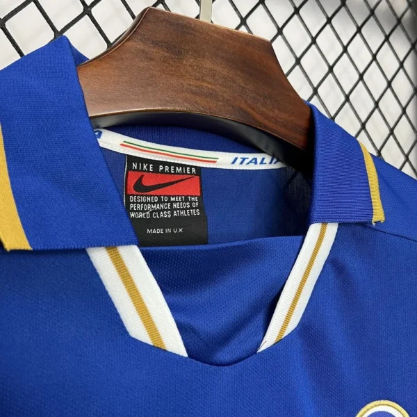 Italy Home Football Shirt 1996:1997 Detail