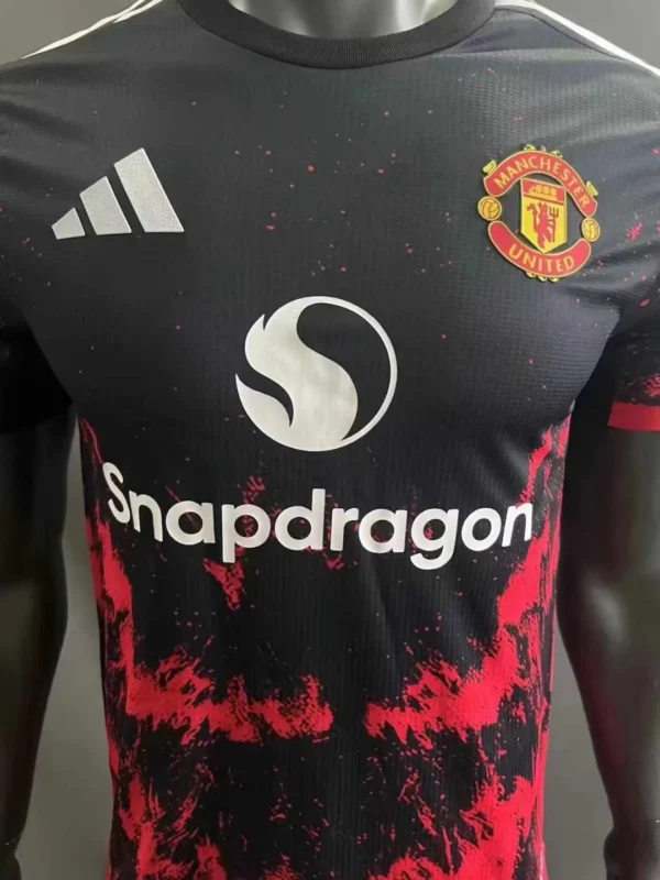 Manchester United Black Red Football Shirt 2024:2025 Detail