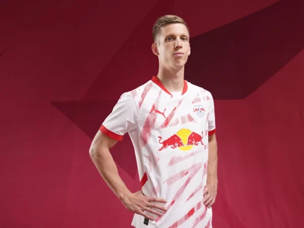 Leipzig Home Football Shirt 24/25 - Dani Olmo playing