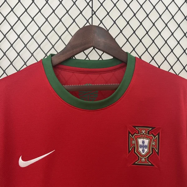 Portugal Home Football Shirt 2012:2013 Detail