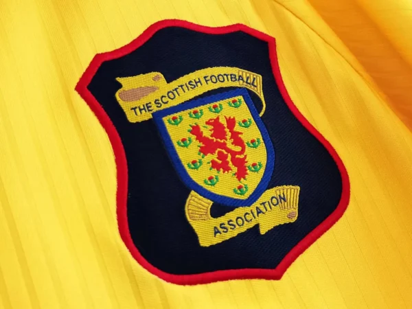 Scotland Away Football Shirt 1996:1997 Crest