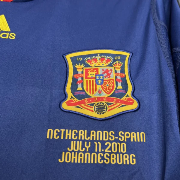 Spain Away Football Shirt 2010:2011 Crest