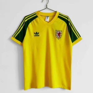 Wales Away Football Shirt 1982/1983