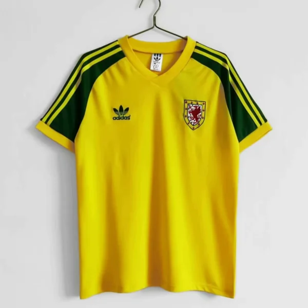 Wales Away Football Shirt 1982/1983