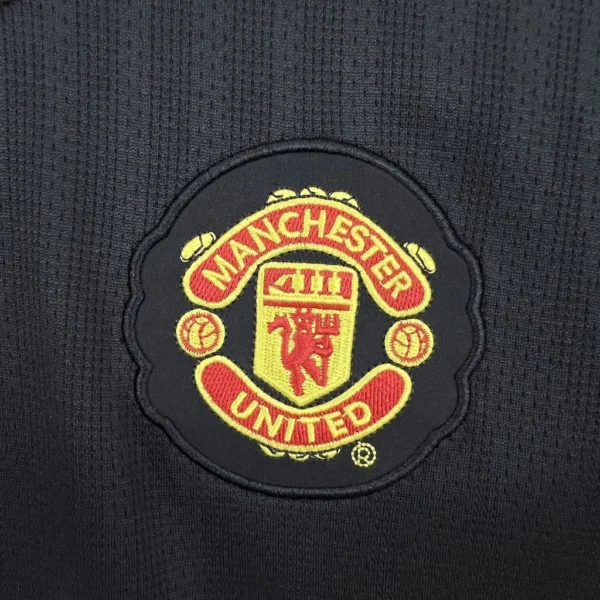 Manchester united classics training kit 05-06 details