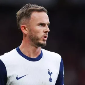 Tottenham Hotspur Home Football Shirt 24/25 - Maddison playing