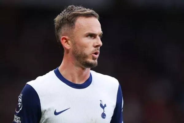 Tottenham Hotspur Home Football Shirt 24/25 - Maddison playing