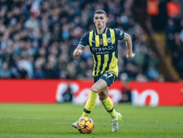 Manchester City Away Football Shirt 24/25 - Phil Foden playing