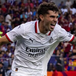 AC Milan Away Football Shirt 24/25 - Christian Pulisic playing