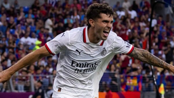 AC Milan Away Football Shirt 24/25 - Christian Pulisic playing