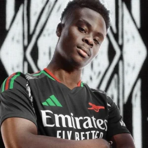 Arsenal Away Football Shirt 24/25 - Saka playing