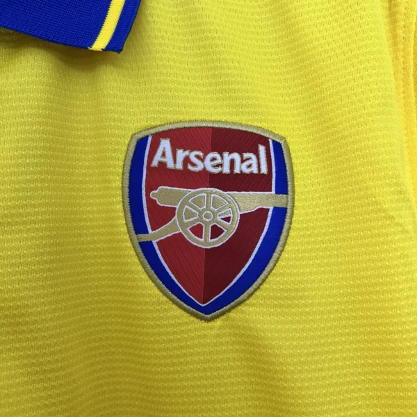 Arsenal FC Away Football Shirt 2013:2014 Crest