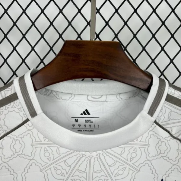Nottingham Forest Away Football Shirt 2025:2026 Detail