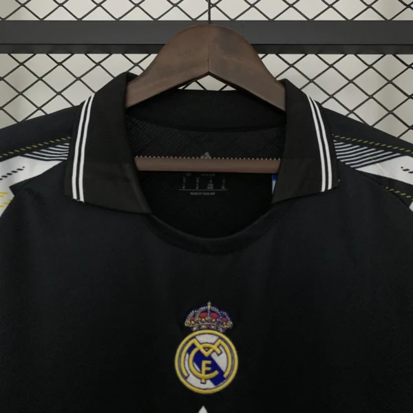 Real Madrid Black Gold Football Shirt 2025:2026 Detail