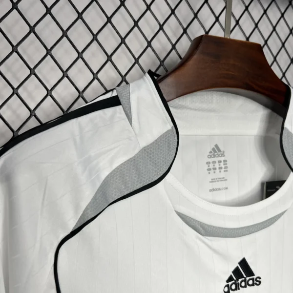 Real Madrid Home Football Shirt 2006:2007 Detail